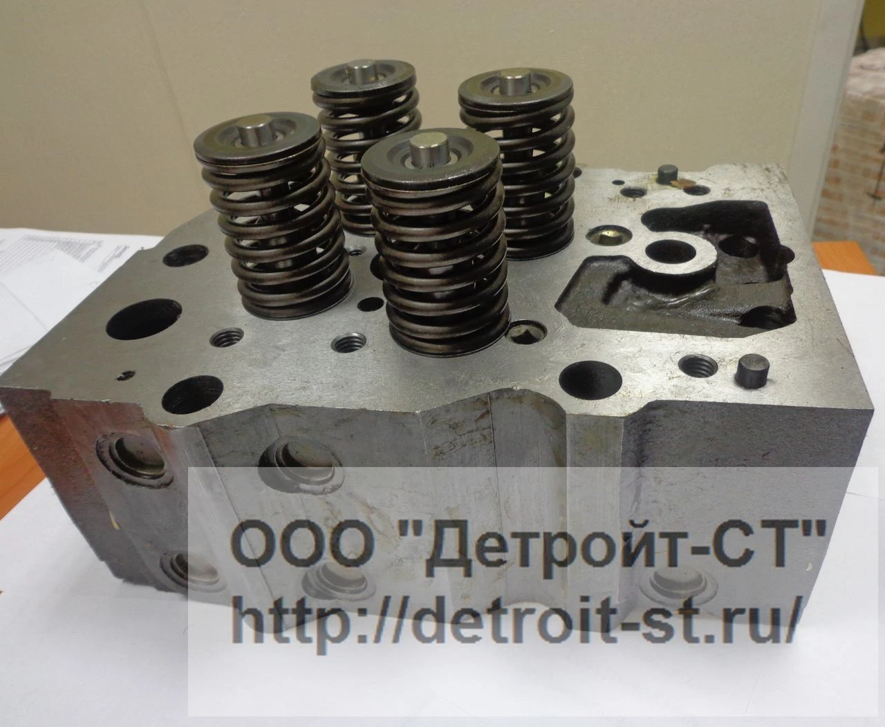 Головка блока цилиндров (ГБЦ) Cummins KTA-19 3639978 (3646323, 3646321, 3640318) фото запчасти