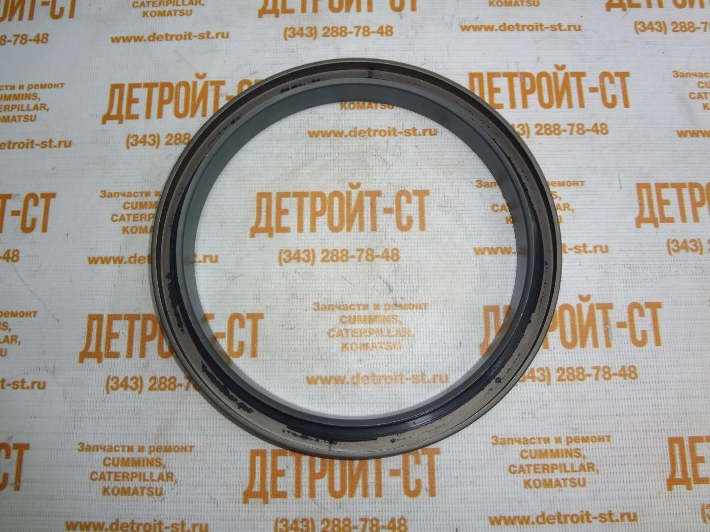 Сальник коленвала передний (2W1733) Caterpillar 1425867 (4P-2733