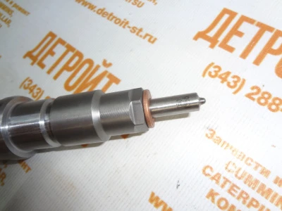 Топливная форсунка Deutz 04902525 (0445120138, 0445120139, 0986435536, 21006084, 04902525, 7421006073, 7421006084) фото запчасти